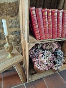 Lire la suite à propos de l’article Location de bougeoirs en laiton vieilli pour mariage et événements en Bretagne